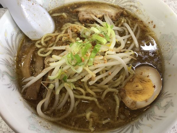 「らーめん大盛り＋ねぎ豚ライス　800円」@王ちゃんラーメンの写真