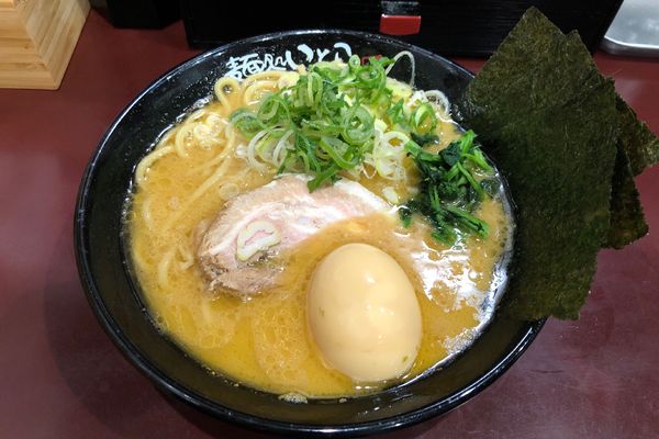 「味玉ラーメン(しょうゆ)並 840円+ライス70円」@麺処 いとこの写真