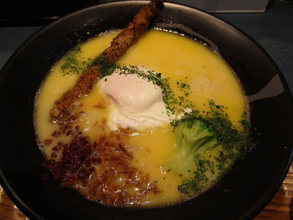 「鶏白湯そば　８９０円」@麺巧 潮の写真