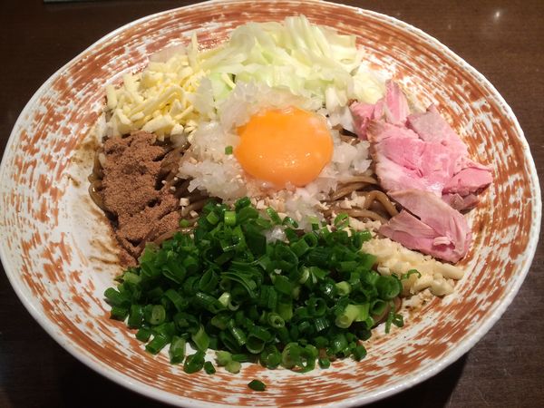 「黒どろまぜそば大盛＋チーズ」@麺や 虎徹の写真