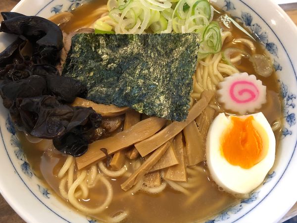 「中華そば中盛キクラゲ」@たまがわやの写真