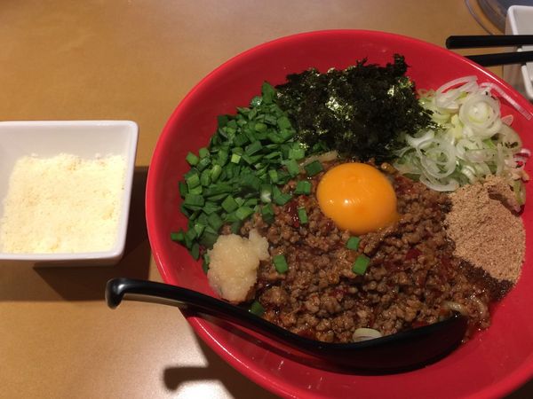 「台湾まぜそば 粉チーズトッピング」@つけめんや 泉の写真