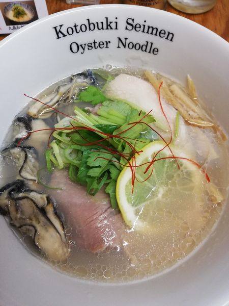 「牡蠣そば」@中華そば よしかわの写真