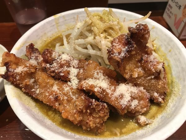 「カレーラーメン  メガ唐」@旨辛ラーメン表裏 高田馬場店の写真