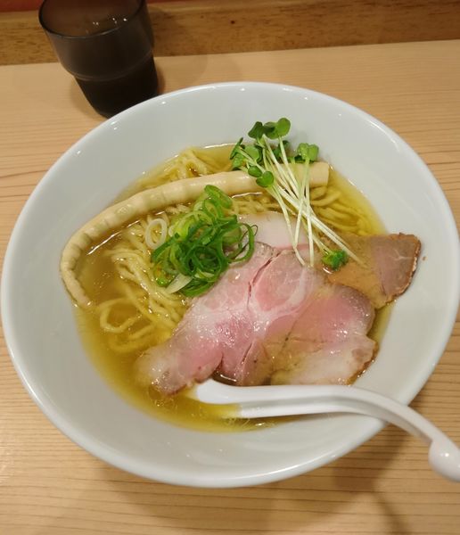 「塩らーめん大盛 手揉み麺」@地鶏らーめん とりじの写真