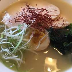 濃厚鶏白湯麺769円