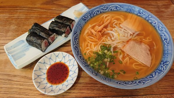 「ラーメンセット(鉄火巻きを選択) 700円 ※」@四方平の写真