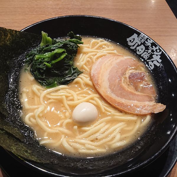「ラーメン唐揚げセット(硬め)1000円」@町田商店 鴨宮店の写真