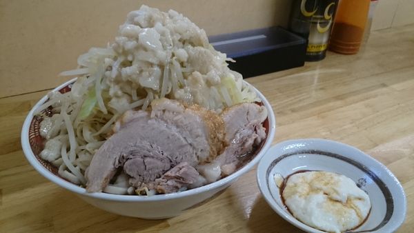 「麺増し・大ブタ２枚・とろろ(アブラ)￥１０００」@ラーメン 登良治郎の写真