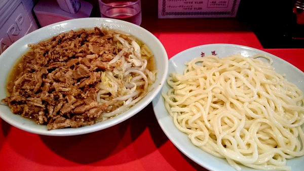 「【遡り】チャーシューやさいつけそば」@丸長 目白店の写真