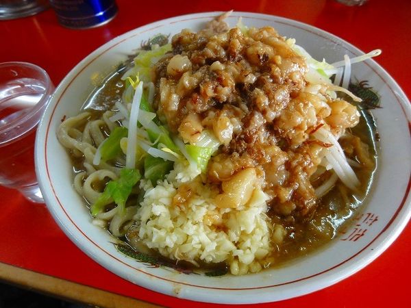 「ラーメン790円　麺少な目/野菜少な目/ニンニク脂」@ラーメン二郎 松戸駅前店の写真