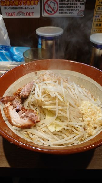 「大麺マシ  味噌山   ニンニク  油」@豚山 大森店の写真