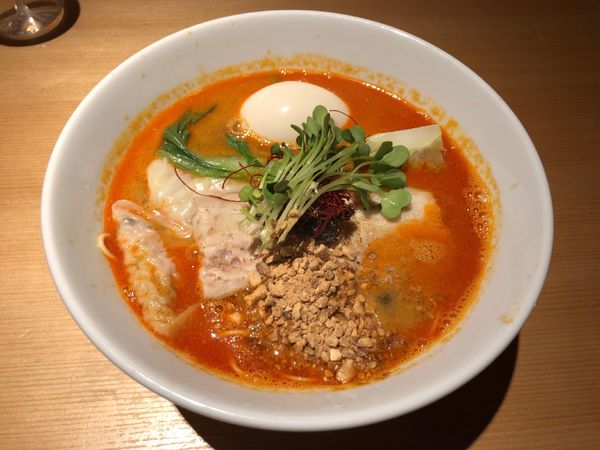 「特製坦々麺 + 温玉煮豚ごはん」@鶏そば 山もとの写真