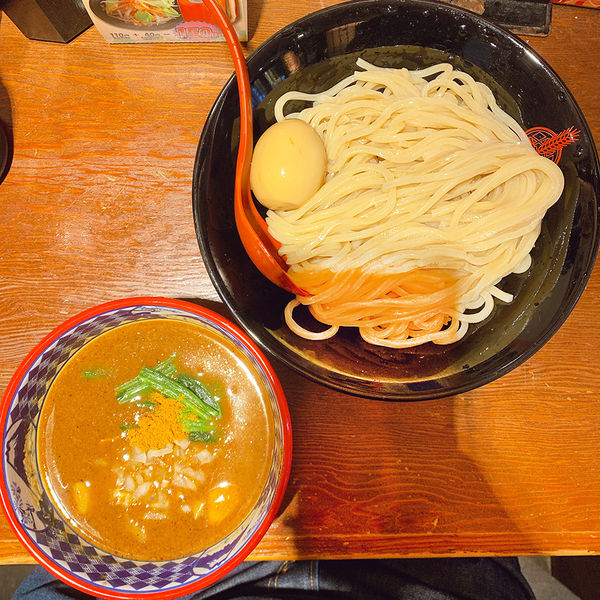 「三田流カレーつけ麺（中盛）＋味付玉子」@つけ麺専門店 三田製麺所 渋谷道玄坂店の写真