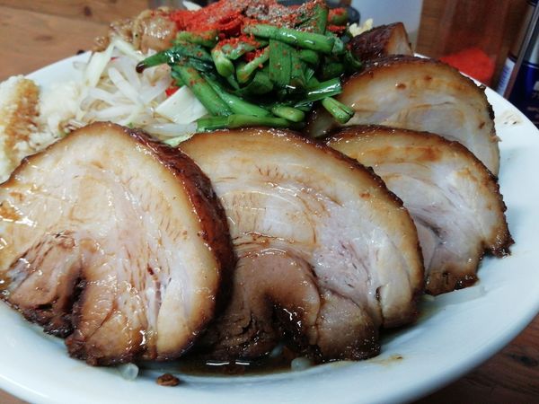 「ラーメン大盛り　豚3枚追加　ニラ　ショウガ」@ラーメン幸豚の写真