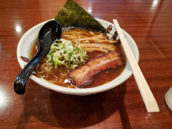 「醤油らーめん」@麦わら屋の写真