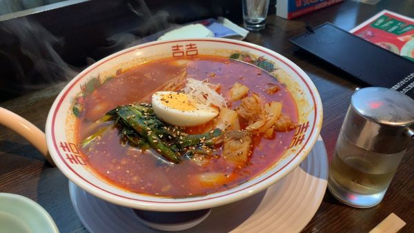「カルビラーメン」@ホルモン食堂 食樂 福島県庁西店の写真