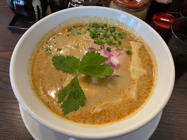 「4/21 豆乳坦々らぁ麺900円」@らぁ麺しろの写真