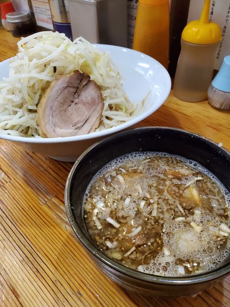 「大つけ麺　ニンニク野菜マシ」@ラーメン神豚 横須賀中央店の写真