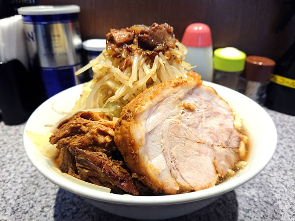 「ラーメン(並盛)+豚1枚」@ラーメン宮郎の写真