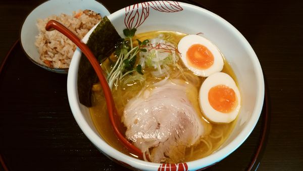 「貝出汁白醤油らーめん-EXTTRA-¥980+炊込ご飯¥20」@麺処 あす花の写真