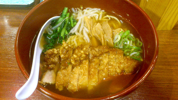 「【遡り】排骨拉麺」@万世麺店 新宿西口店の写真