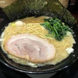 醤油ラーメン肉汁餃子セット (1,000円)