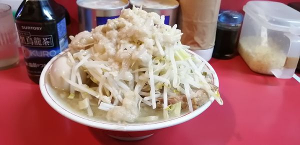 「豚入りラーメン 味玉」@ラーメン 麺徳 東陽町店の写真