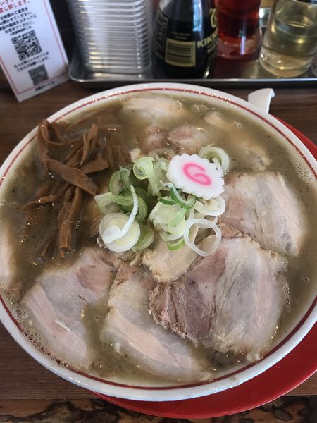 「マシニボ肉中華」@肉煮干し中華そば さいころの写真