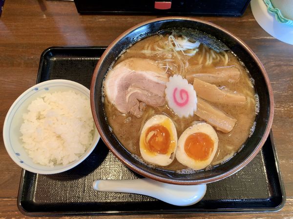 「醤油 味玉らーめん　中盛」@麺処 信心の写真