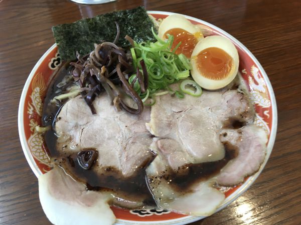 「濃厚ラーメン 黒(太麺大盛り)」@ラーメンかなやの写真