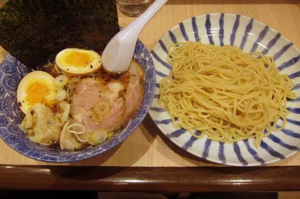 「特製つけ麺　900円」@肉厚わんたん麺と手作り焼売 ら麺亭 浅草支店の写真