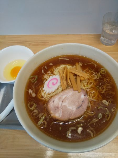 「中華そば800円生玉子50円」@田無大勝軒の写真