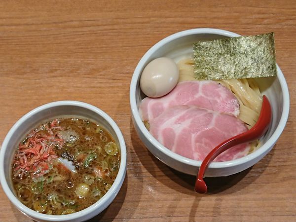 「味玉つけ麺（950円）＋海老つけ麺変更（30円）」@煮干中華そば 鈴蘭 新宿店の写真