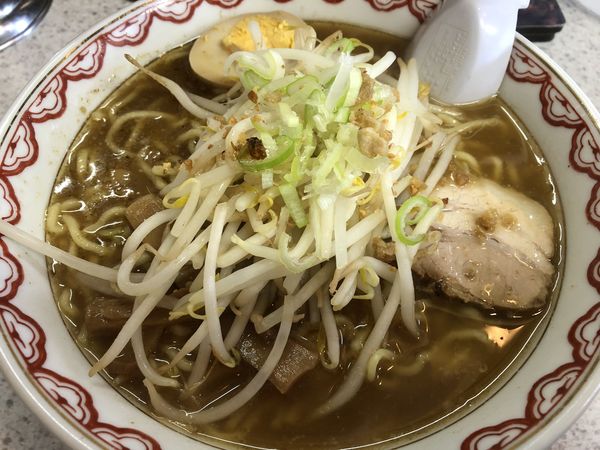 「らーめん大盛り＋ねぎ豚ライス　800円」@王ちゃんラーメンの写真