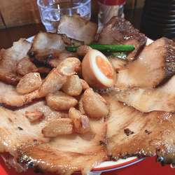 焼豚ラーメン肉増しニンニク