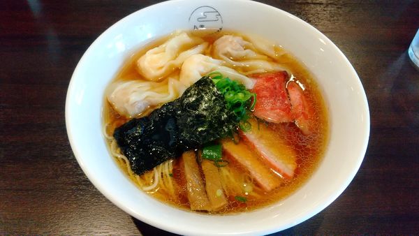 「特製ワンタン麺ハーフ黒だし1000円」@八雲の写真