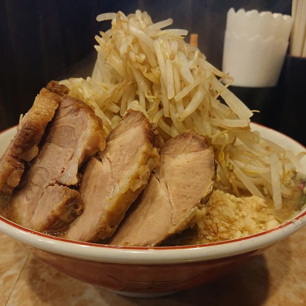 「豚ラーメン中野菜マシマシニンニクアブラ980円」@肉汁らーめん 公 kimiの写真