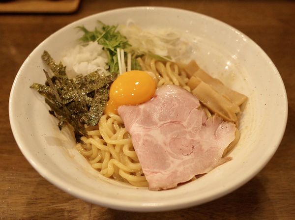 「まぜそば 大盛…900円」@ラーメン翼の写真