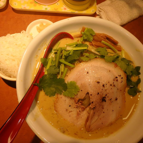 「味噌グリーンカレーラーメン900円」@萬馬軒 花橙の写真