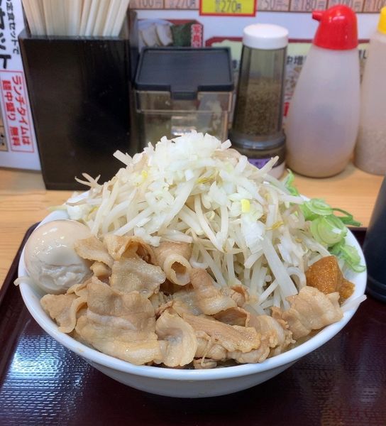 「味玉にぼ豚めん 野菜中増し」@らーめん 八幡屋の写真