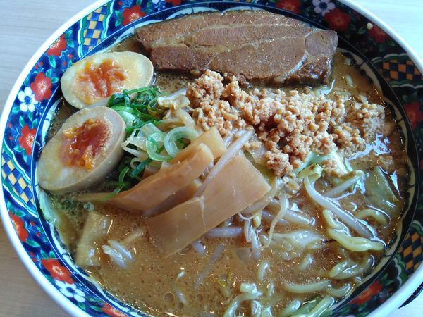 「そぼろ味噌らーめん¥0(クーポン)+角煮+煮玉子」@五穀みそらーめん 味噌屋蔵之介 東大和店の写真