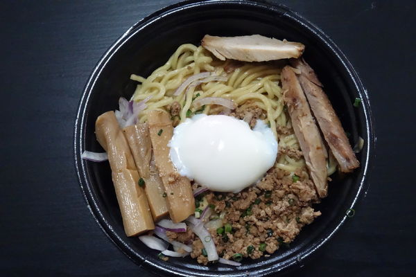 「【テイクアウト限定】とがしの汁なし担々麺」@ラーメン みなもと屋の写真