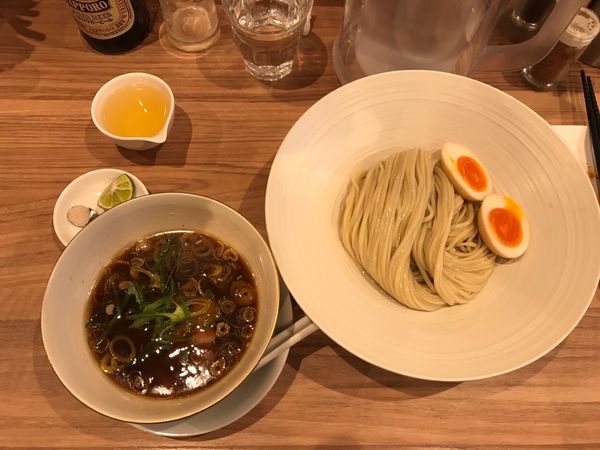 「味玉醤油つけ麺 1,350円、昆布水 150円」@麺処 ほん田 秋葉原本店の写真