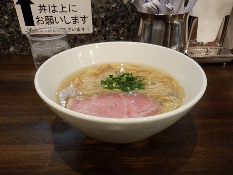 「しおらーめん」@町田汁場 しおらーめん進化 町田駅前店の写真