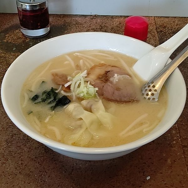 「みそラーメン+ワンタン」@酔笑の写真
