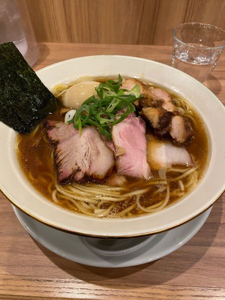 「特製醤油らーめん中盛り」@麺処 ほん田 秋葉原本店の写真