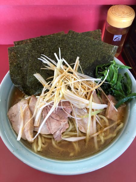 「大盛りチャーシュー麺　海苔、白髪ねぎ増し」@沼津家の写真