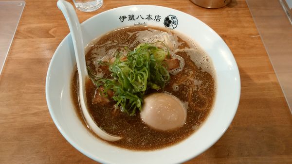 「伊蔵八中華そば¥750+とろり味玉¥100-」@中華そば つけそば 伊蔵八 本店の写真