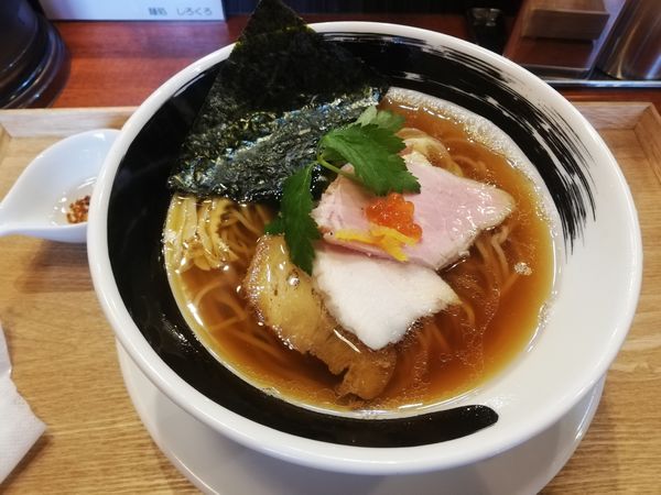 「煮干し醤油そば　880円」@麺処しろくろの写真